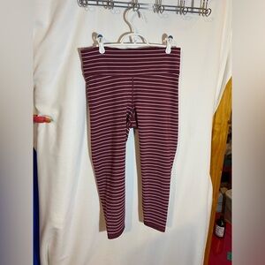 Women’s blackout Gap leggings, size large